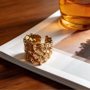 Gold Sculpted Open Cuff Ring - Stainless steel